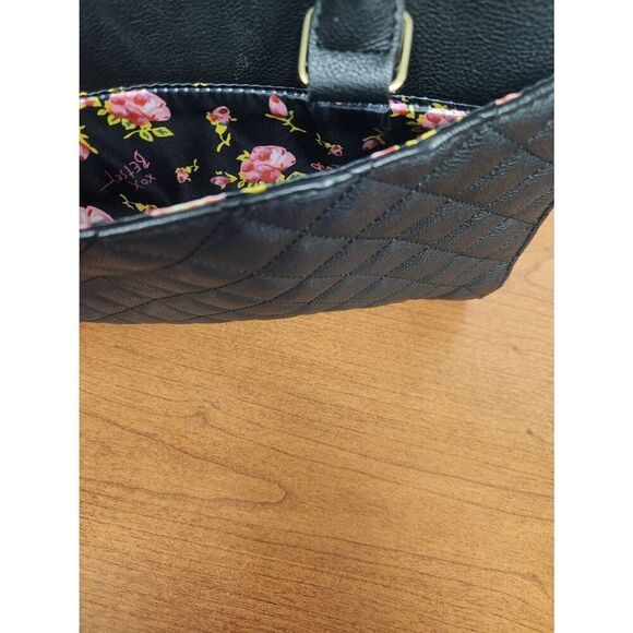 Betsey Johnson 2 way Handbag Pink Black White Floral Liner and crossbody strap p - Picture 7 of 16